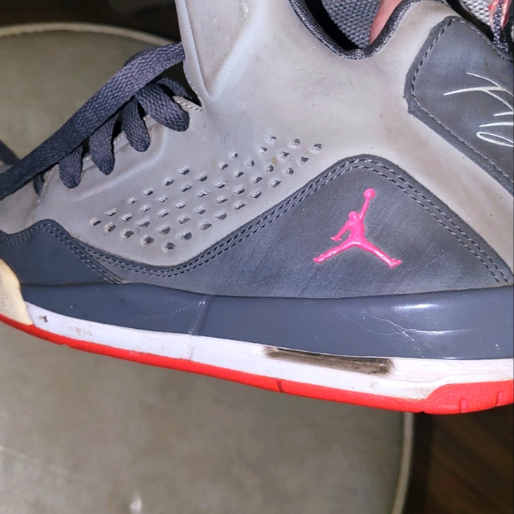 Youth Jordan Flight size 5.5